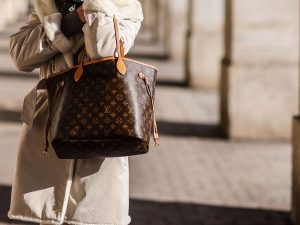 Daya Tarik Tas Louis Vuitton untuk Penggemar Produk Branded