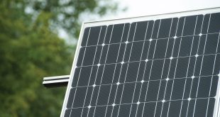 menghitung kebutuhan panel surya dan baterai