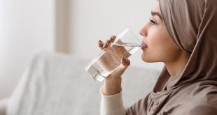 Mengapa Air Mineral Lebih Baik Daripada Minuman Manis Saat Sahur? - AQUVIVA